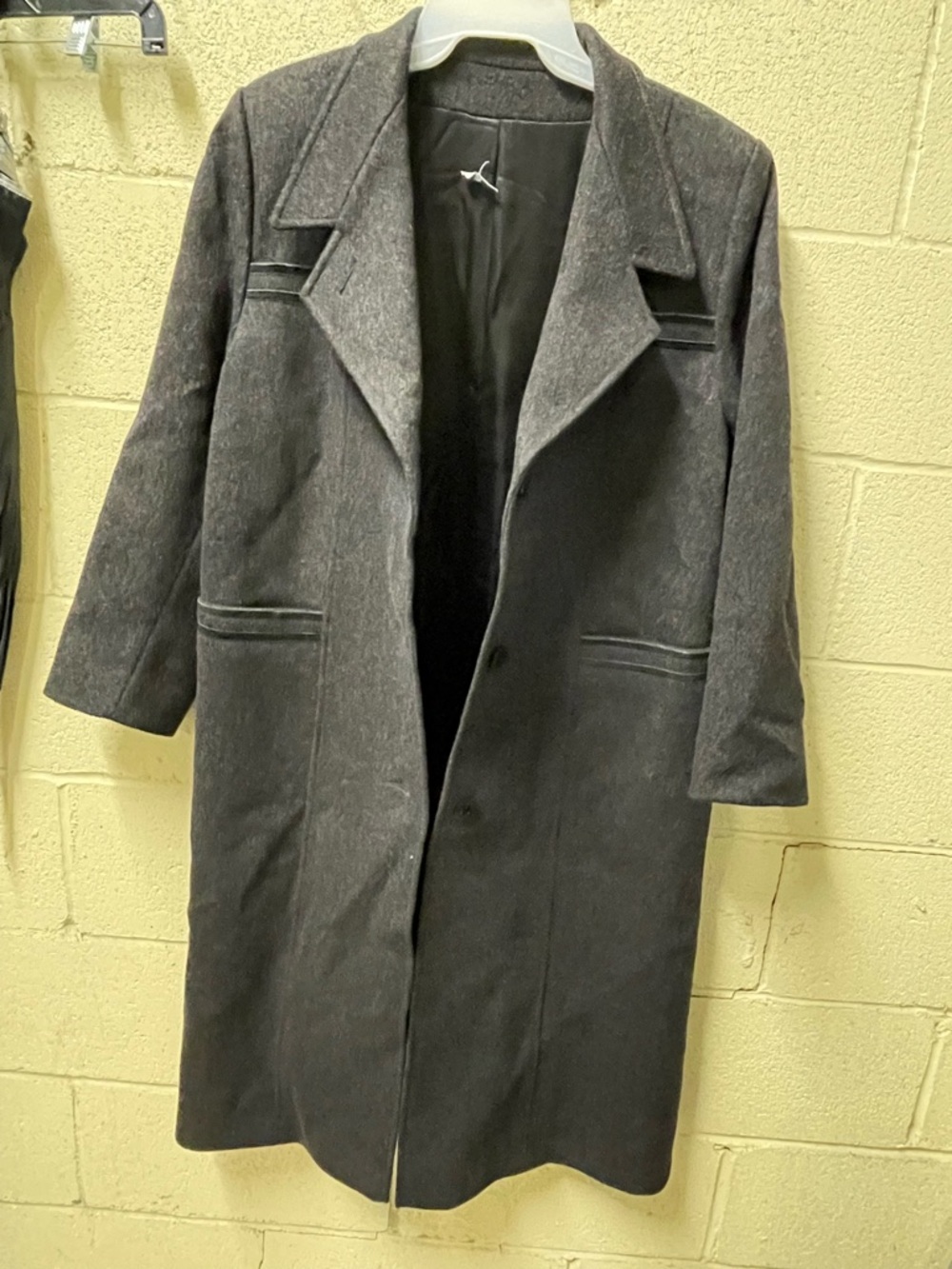 Pure virgin wool Classic Long Wool-Blend Overcoat in Charcoalt